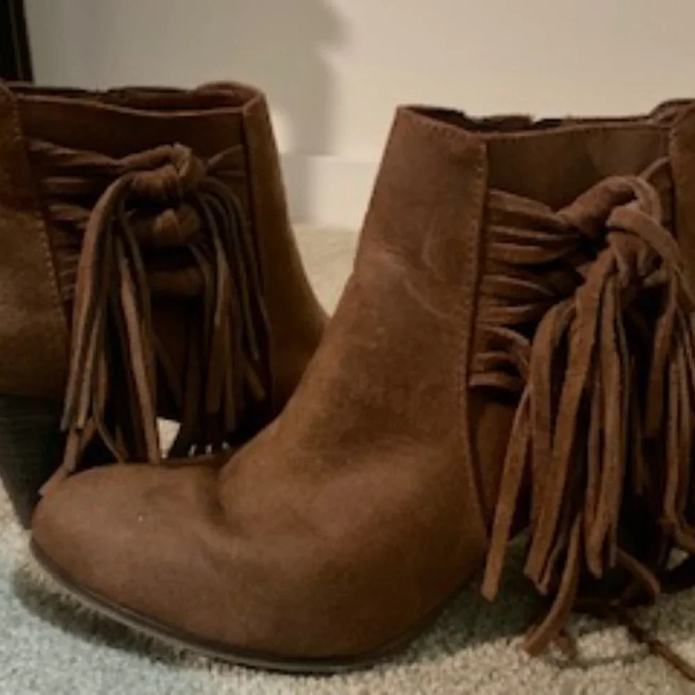 Size 10 Fergie brown boots - never worn! - Picture 5 of 8
